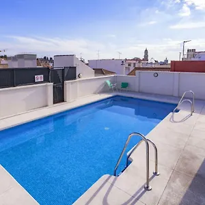 https://city-centre-rooftop-pool-parking.hotelsinnerja.org